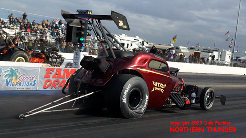 Derrick Moreira - 'Nitro Junkies' (near lane) 
vs Matt Leonard- 'Nitro Rat' (far lane)